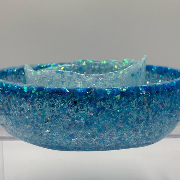 Elegant Blue Holographic Decorative Bowls - Picture 6 of 15